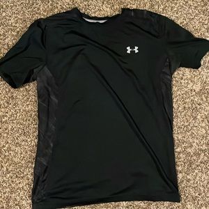 Boys under Armour shirt.